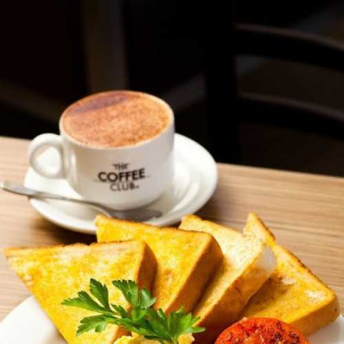 русская помощница мэрайи кери обвиняет ее в сексуальных домогательствах